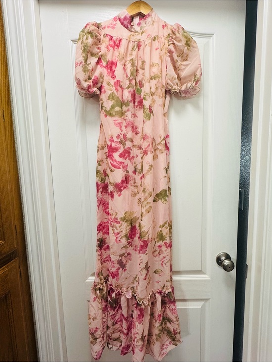 Dresses & Skirts - Vintage-Inspired Pink Floral Maxi Dress